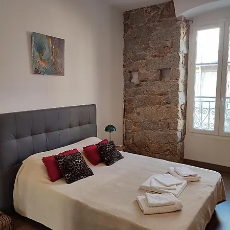 Apartament De 25m2 - Extra Centre - A 5 Min A Pied Des Plages - Commerces Et Restaurants Sur Place - Clim - Wifi - Exceptionnel Ajaccio (Corsica)