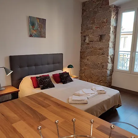 De 25m2 - Extra Centre - A 5 Min A Pied Des Plages - Commerces Et Restaurants Sur Place - Clim - Wifi - Exceptionnel Ajaccio (Corsica)