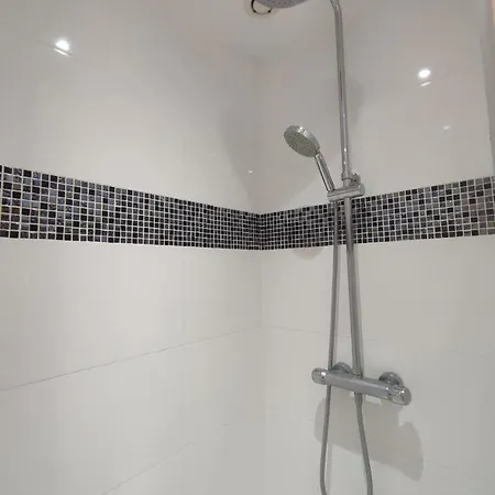 Apartmán De 25m2 - Extra Centre - A 5 Min A Pied Des Plages - Commerces Et Restaurants Sur Place - Clim - Wifi - Exceptionnel *