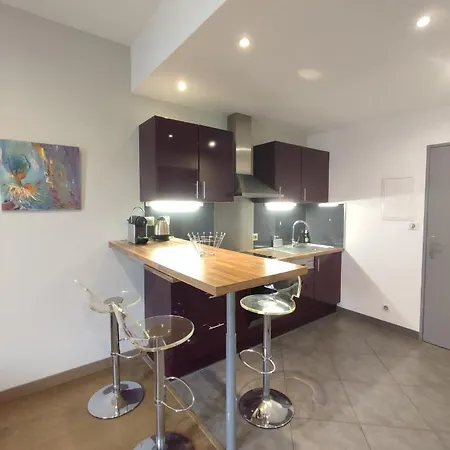 De 25m2 - Extra Centre - A 5 Min A Pied Des Plages - Commerces Et Restaurants Sur Place - Clim - Wifi - Exceptionnel Apartmán Ajaccio (Corsica)