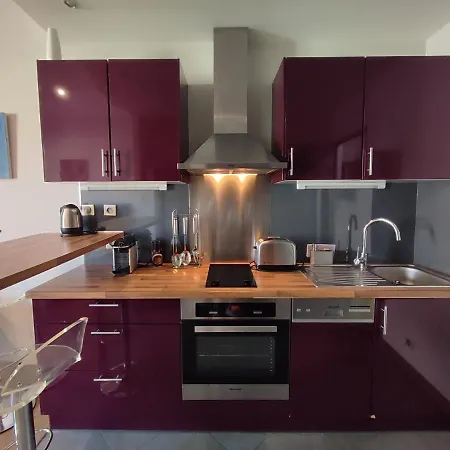 De 25m2 - Extra Centre - à 5 Min à Pied Des Plages - Commerces Et Restaurants Sur Place - Clim - Wifi - Exceptionnel Ajaccio (Corsica)