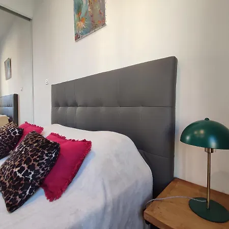 De 25m2 - Extra Centre - à 5 Min à Pied Des Plages - Commerces Et Restaurants Sur Place - Clim - Wifi - Exceptionnel