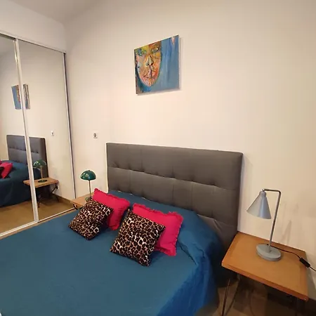 De 25m2 - Extra Centre - à 5 Min à Pied Des Plages - Commerces Et Restaurants Sur Place - Clim - Wifi - Exceptionnel *