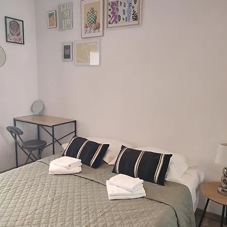De 25m2 - Extra Centre - A 5 Min A Pied Des Plages - Commerces Et Restaurants Sur Place - Clim - Wifi - Exceptionnel Apartmán Ajaccio (Corsica)