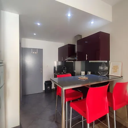 De 25m2 - Extra Centre - A 5 Min A Pied Des Plages - Commerces Et Restaurants Sur Place - Clim - Wifi - Exceptionnel Apartmán *