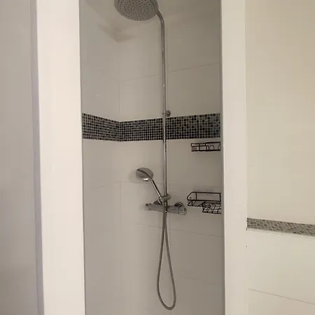 Apartmán De 25m2 - Extra Centre - A 5 Min A Pied Des Plages - Commerces Et Restaurants Sur Place - Clim - Wifi - Exceptionnel *