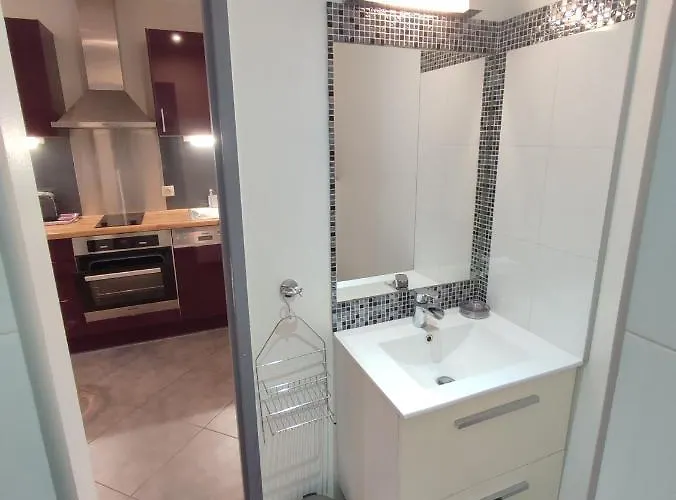 De 25m2 - Extra Centre - à 5 Min à Pied Des Plages - Commerces Et Restaurants Sur Place - Clim - Wifi - Exceptionnel Ajaccio (Corsica)