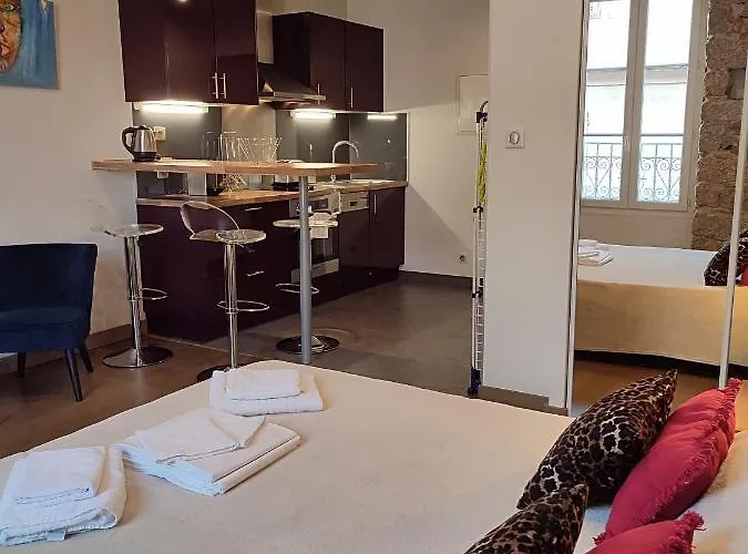 De 25m2 - Extra Centre - à 5 Min à Pied Des Plages - Commerces Et Restaurants Sur Place - Clim - Wifi - Exceptionnel Appartement