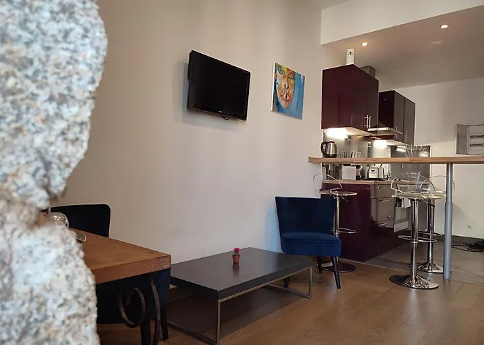 De 25m2 - Extra Centre - à 5 Min à Pied Des Plages - Commerces Et Restaurants Sur Place - Clim - Wifi - Exceptionnel Appartement